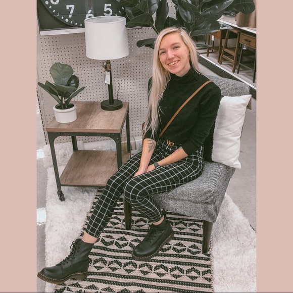 𝓬𝓸𝓷𝓷𝓮𝓬𝓽 𝔀𝓲𝓽𝓱 𝓶𝓮 - Picture 2 of 4